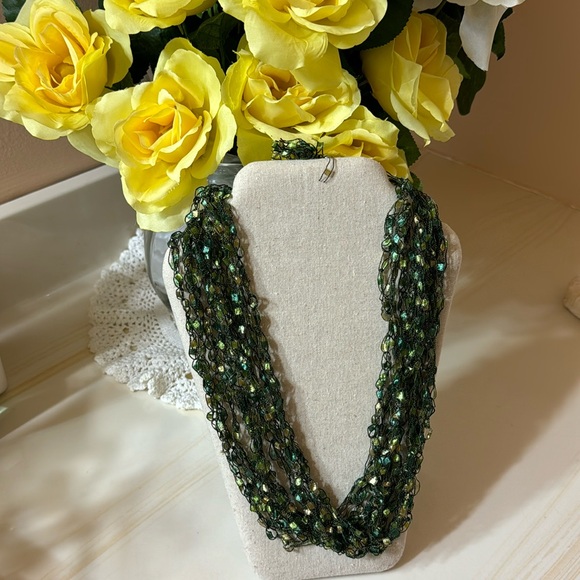 Women’s Fabric Green Necklace - Picture 1 of 6
